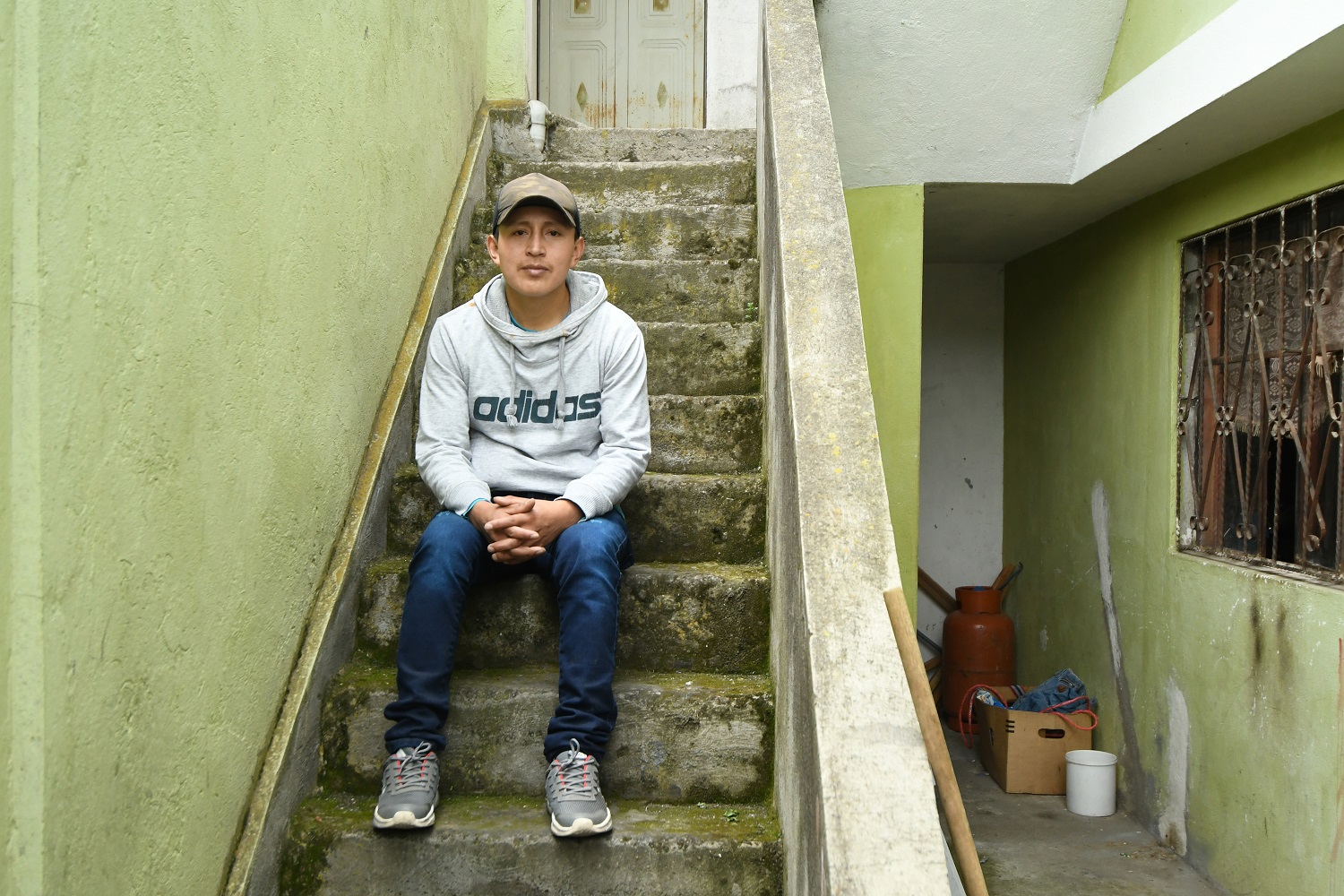 Gustavo Tucumbi reside en Pujilí, Cotopaxi, en la sierra centro de Ecuador, donde también vivió su padre, Inocencio Tucumbi | Foto: Alfredo Cárdenas / EL UNIVERSO